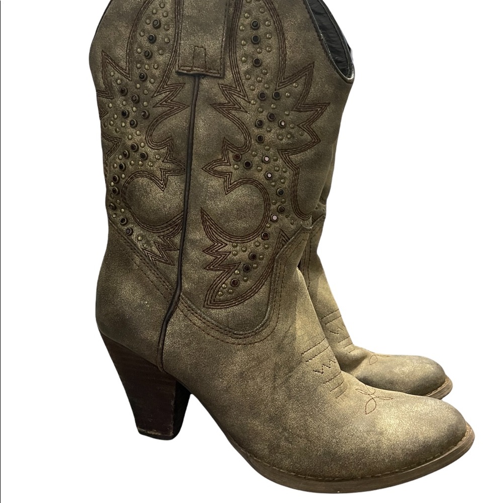 Bronze heel boots size 8